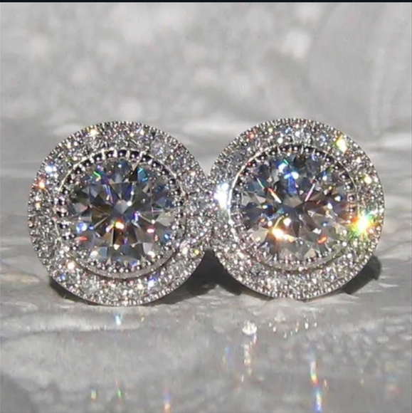 Jewelry - 💥💥NEW💥💥STUNNING!! Round CZ Earrings in 925 Sterling Silver